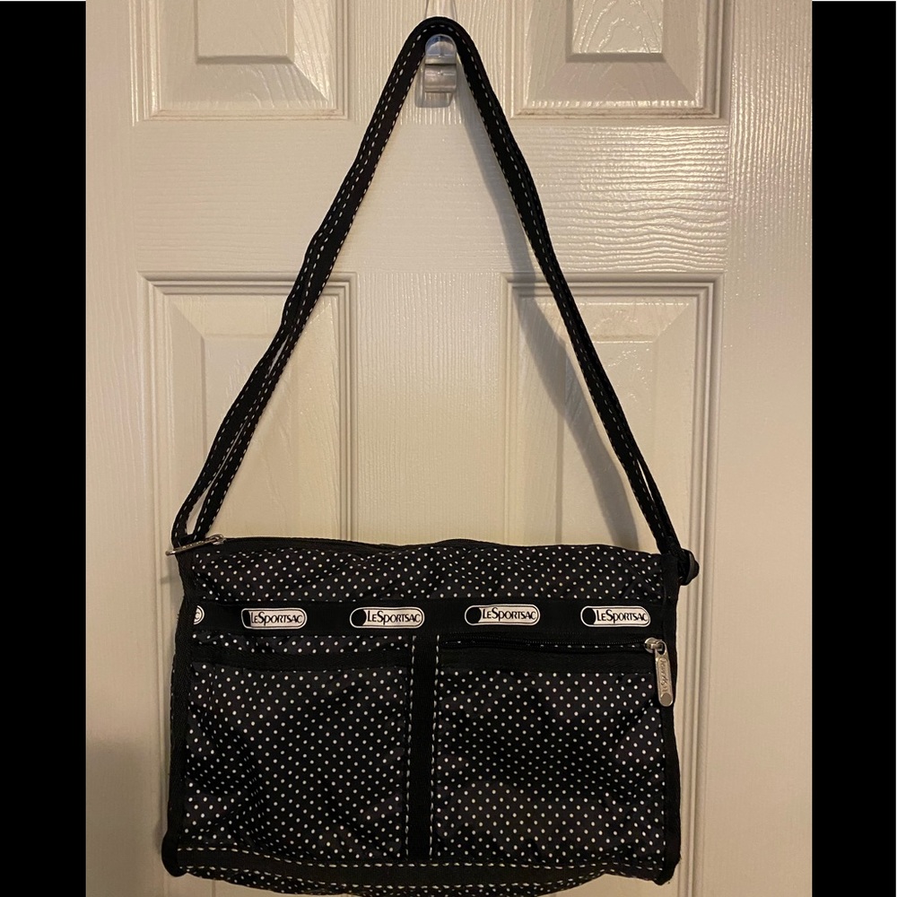 FiNaL dRoP😩 LeSportsac 5 Exterior Pockets